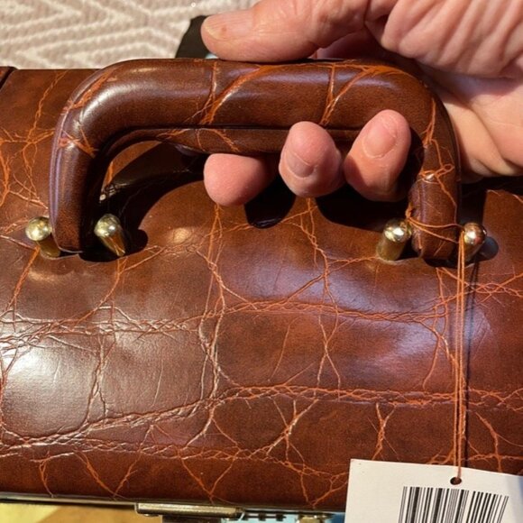 Nice! Bentony 1990's Alligator Embossed Travel Makeup Case with Lock  (NWOT) - Picture 3 of 16
